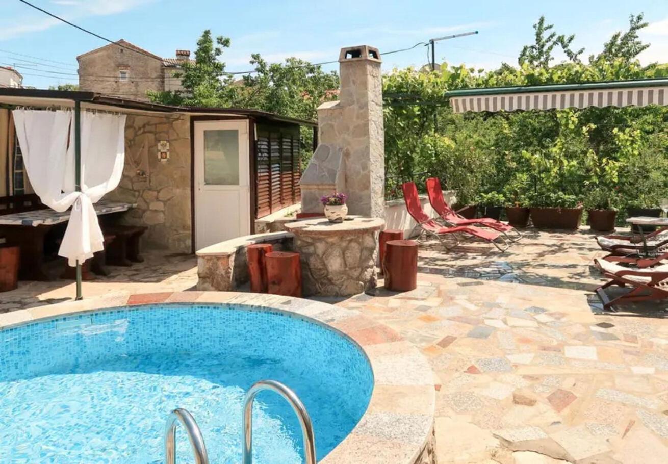 Holiday Home Ana- With Pool Kornić Eksteriør bilde