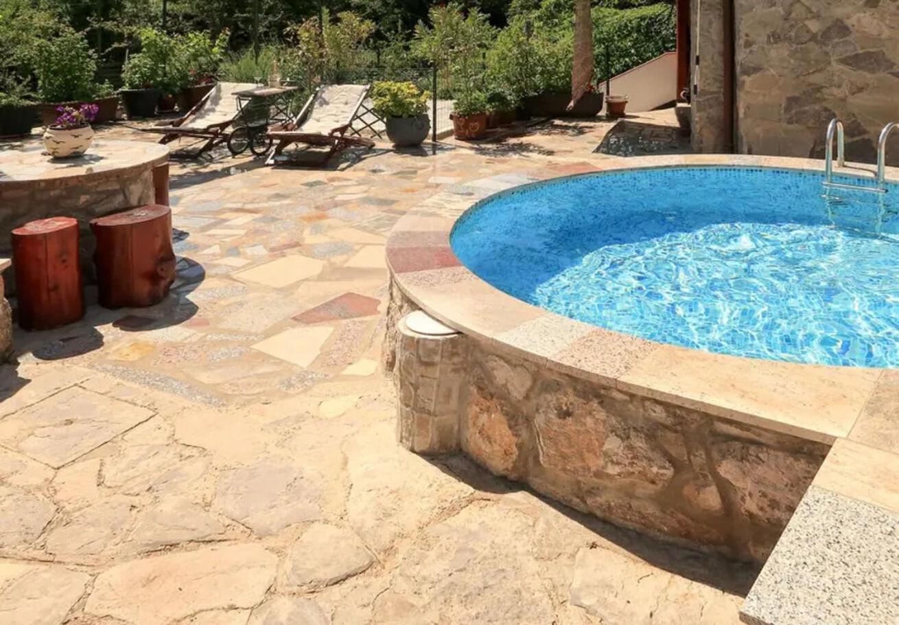 Holiday Home Ana- With Pool Kornić Eksteriør bilde