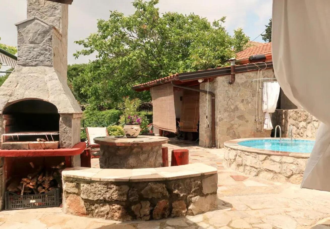Holiday Home Ana- With Pool Kornić Eksteriør bilde